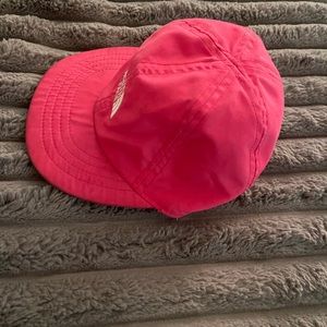 The northface Reversible hat 6-24m